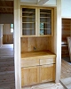 木の食器棚