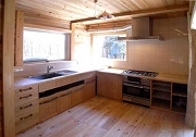 木製トップのキッチン